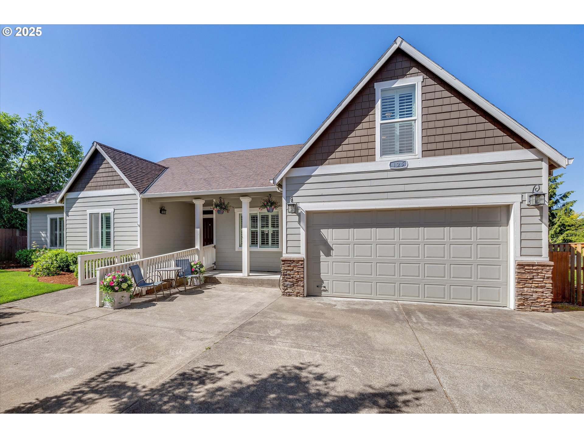 125 Telford Road Oregon City, OR 97045 - Photo 1 of 42 a view of a house with patio