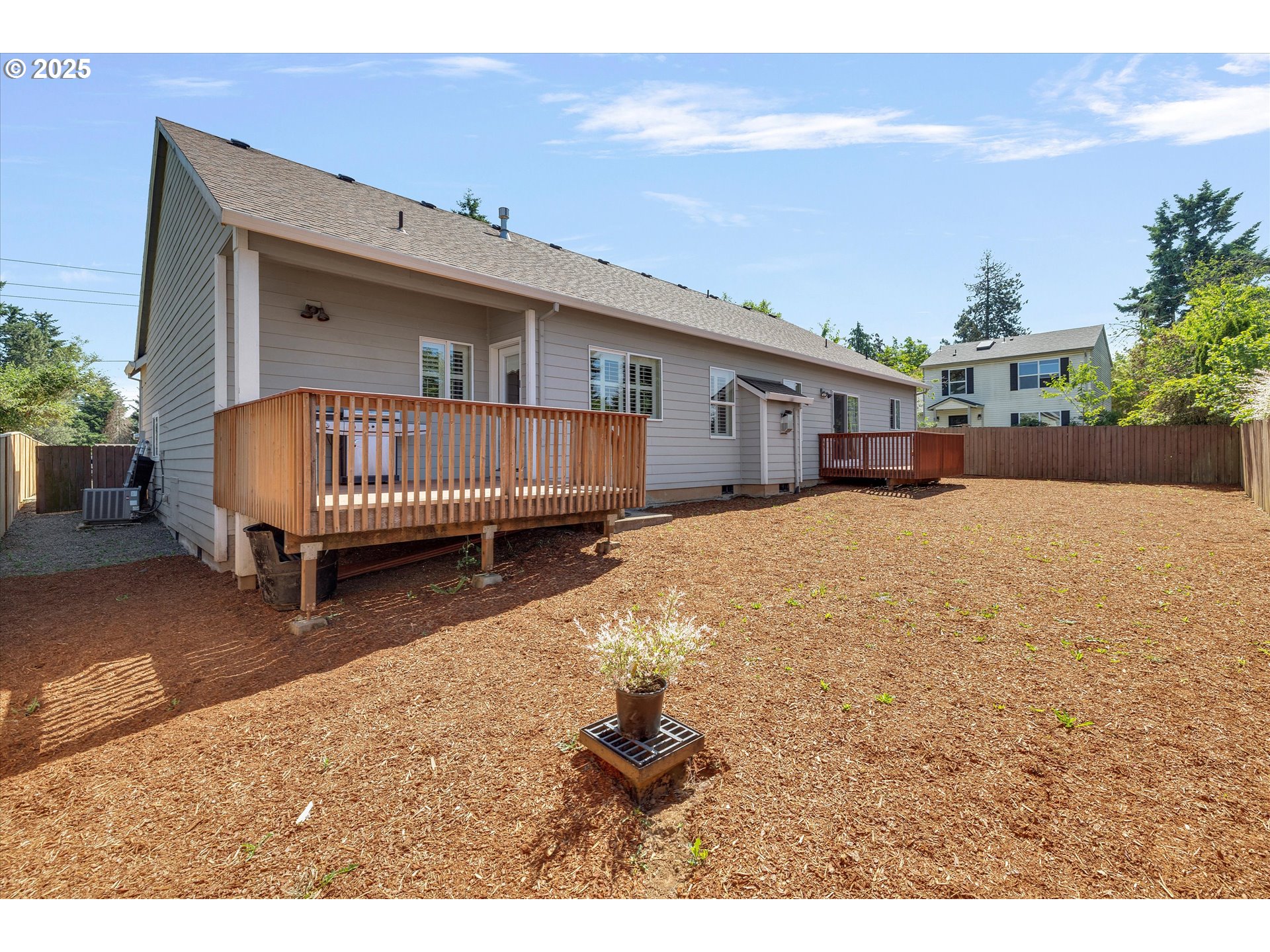 125 Telford Road Oregon City, OR 97045 - Photo 38 of 42 a backyard of a house with a yard and deck