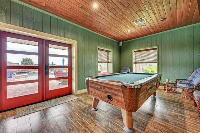 $929,000 | 262 County Road 002, Hallettsville, TX 77964