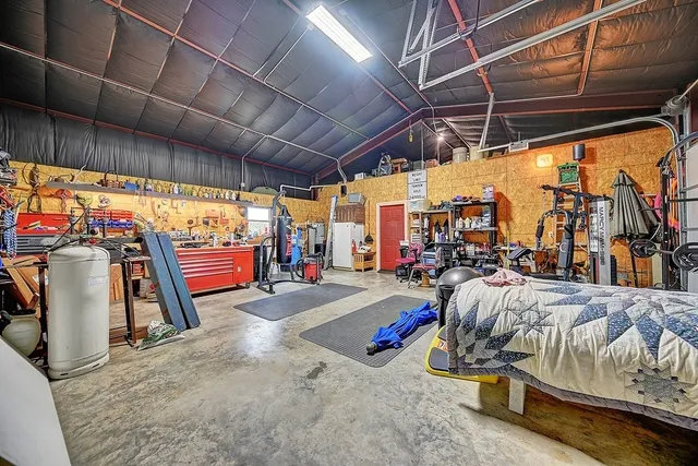 $929,000 | 262 County Road 002, Hallettsville, TX 77964