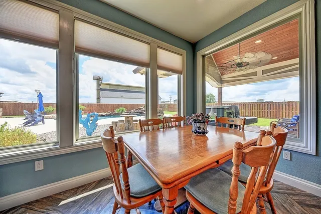 $929,000 | 262 County Road 002, Hallettsville, TX 77964