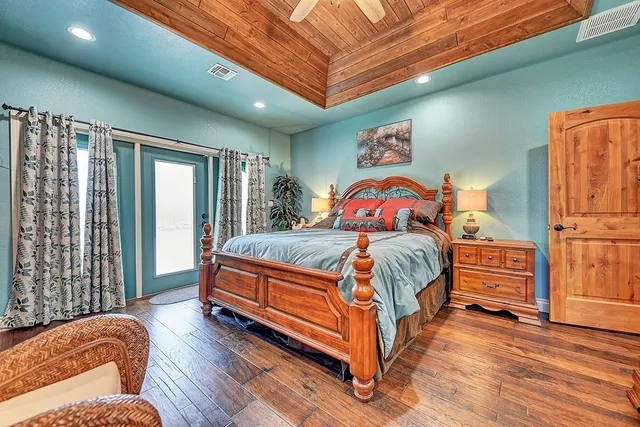 $929,000 | 262 County Road 002, Hallettsville, TX 77964