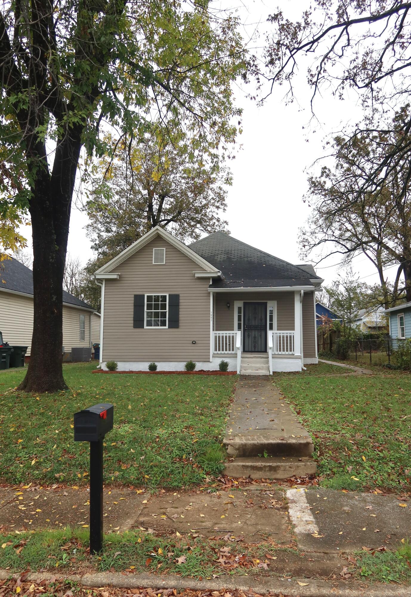1607 East 14th Street Chattanooga, TN 37404 - Photo 3 of 23 1607 E 14th Street
