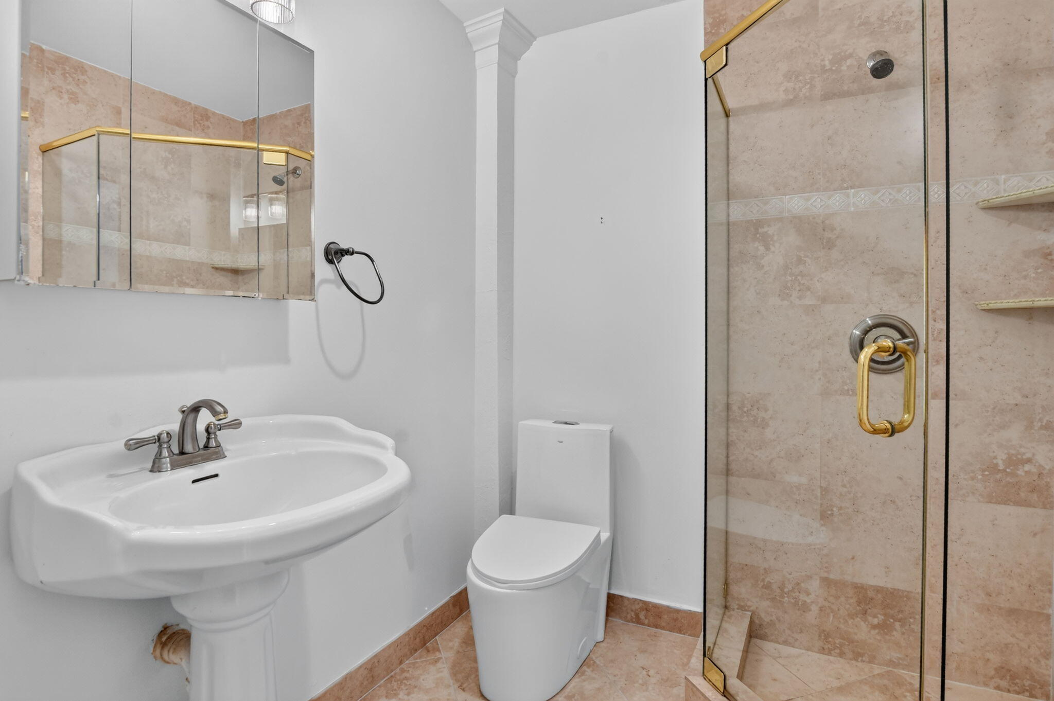 23338 La Vida Way Boca Raton, FL 33433 - Photo 36 of 52 2nd Bathroom