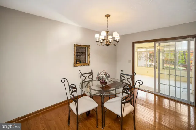a en suite bathroom with a sink and mirror