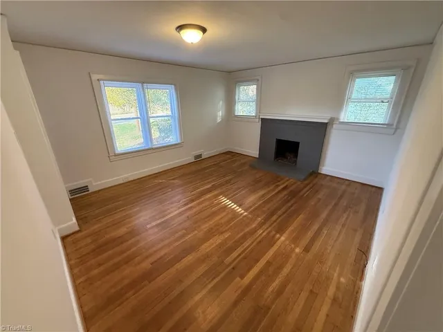 $1,595 | 2046 Queen Street, Winston-Salem, NC 27103