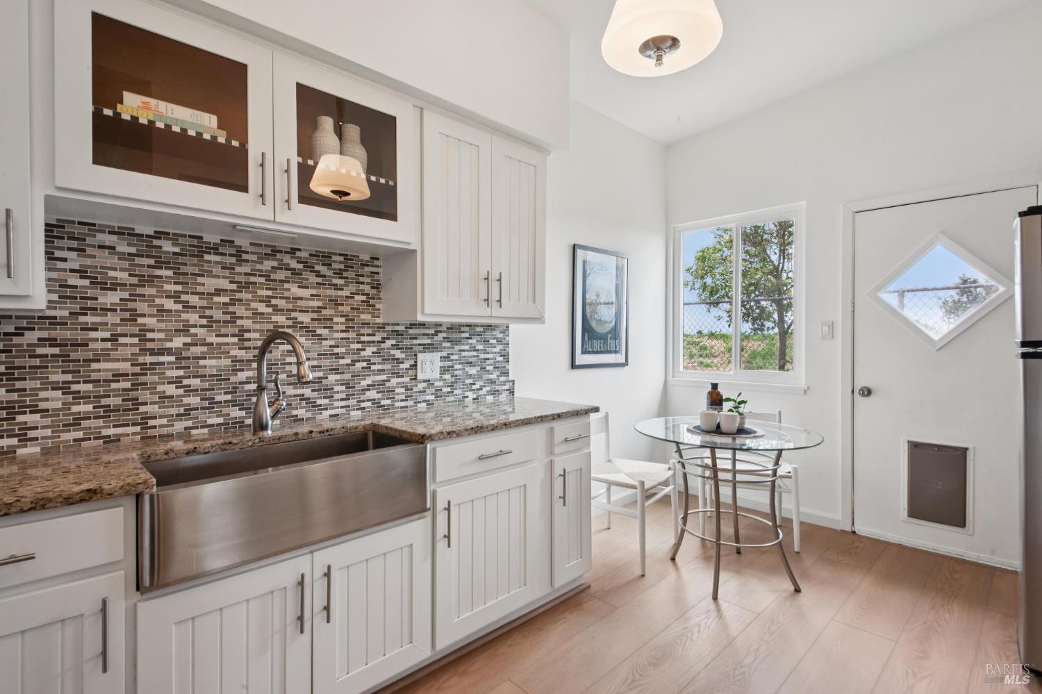 854 Rosal Way San Rafael, CA 94903 - Photo 3 of 15
