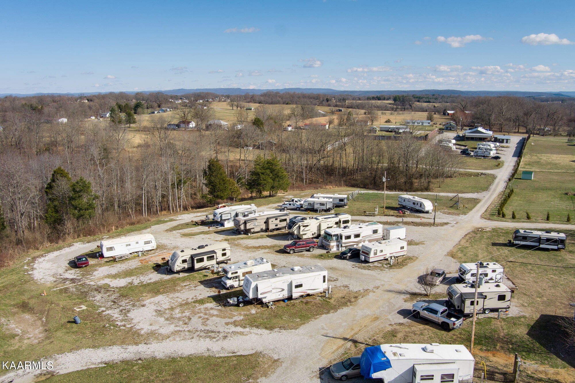 1037 Austin Road Sparta, TN 38583 - Photo 9 of 32