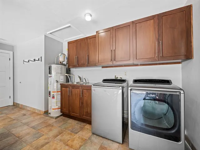 $2,395,000 | 3040 Northeast 46th Street, Fort Lauderdale, FL 33308