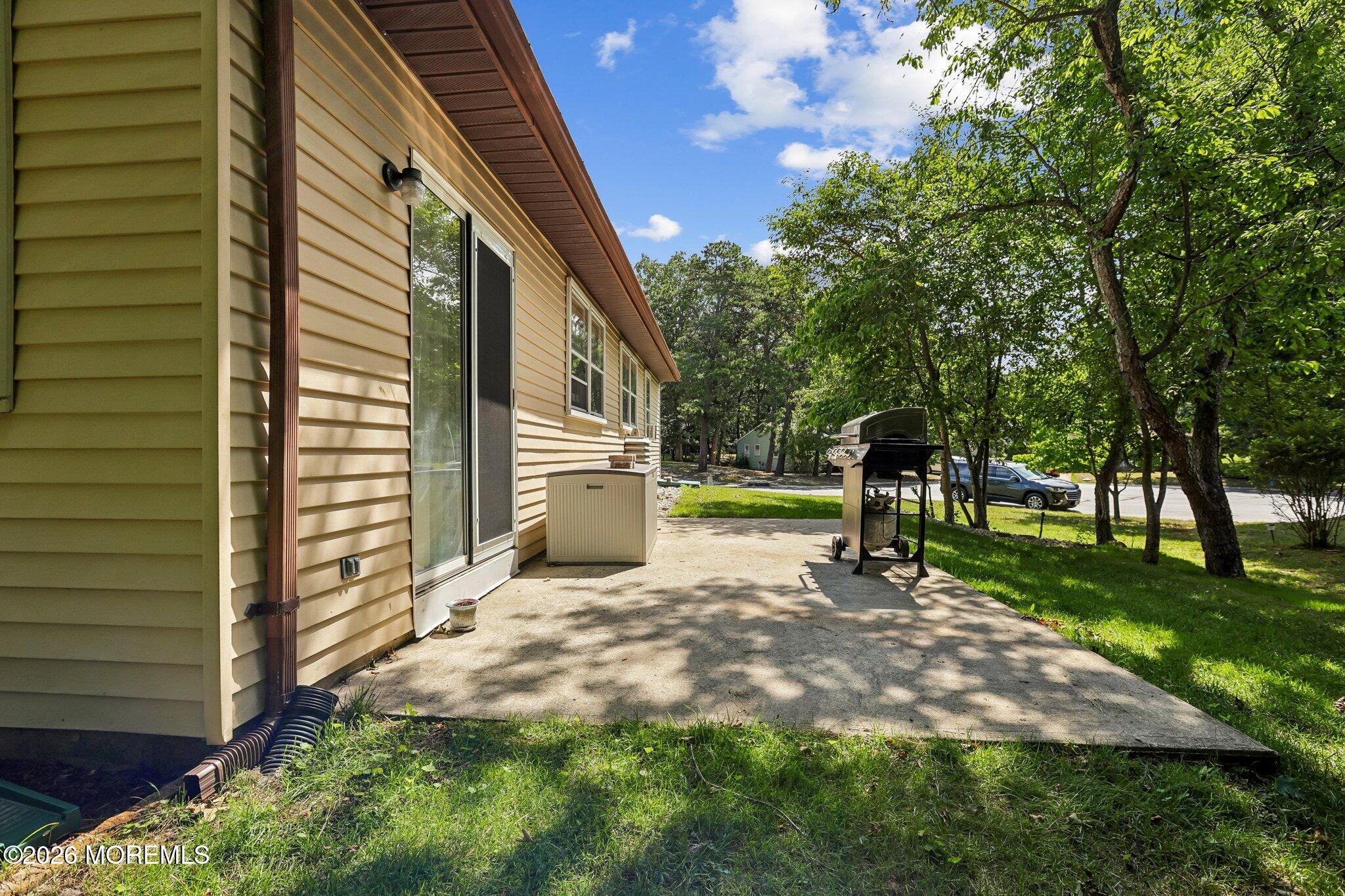 47 Hartford Road Whiting, NJ 08759 - Photo 6 of 27 021
