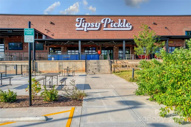 $2,945 | 2316 Double Oaks Road, Charlotte, NC 28206