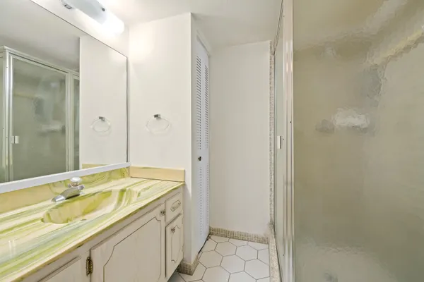 $115,000 | 5180 East Sabal Palm Boulevard, Unit 239, Tamarac, FL 33319