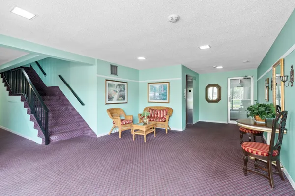 $115,000 | 5180 East Sabal Palm Boulevard, Unit 239, Tamarac, FL 33319