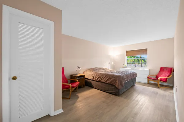 $115,000 | 5180 East Sabal Palm Boulevard, Unit 239, Tamarac, FL 33319