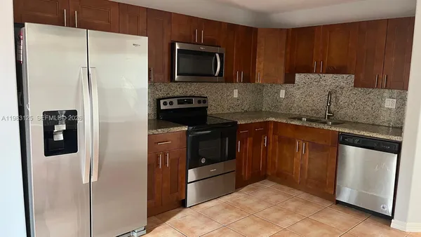 $3,000 | 16424 Southwest 73rd Terrace, Unit 16424, Miami, FL 33193