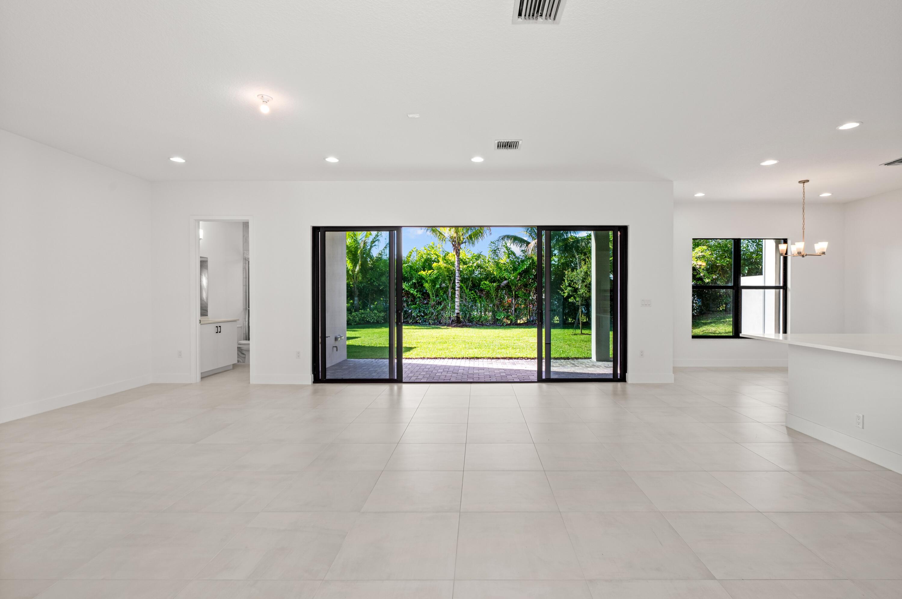 8360 Crystal Downs Avenue Boca Raton, FL 33434 - Photo 4 of 42 Family Room