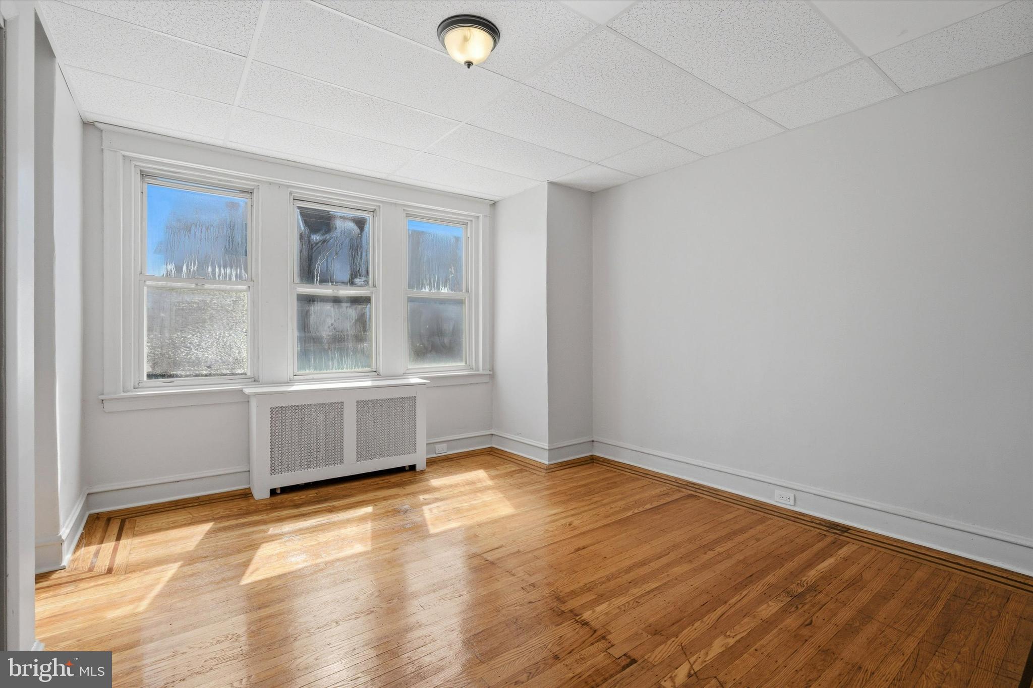 4085 West Ford Road Philadelphia, PA 19131 - Photo 10 of 32 Gallery Image 10