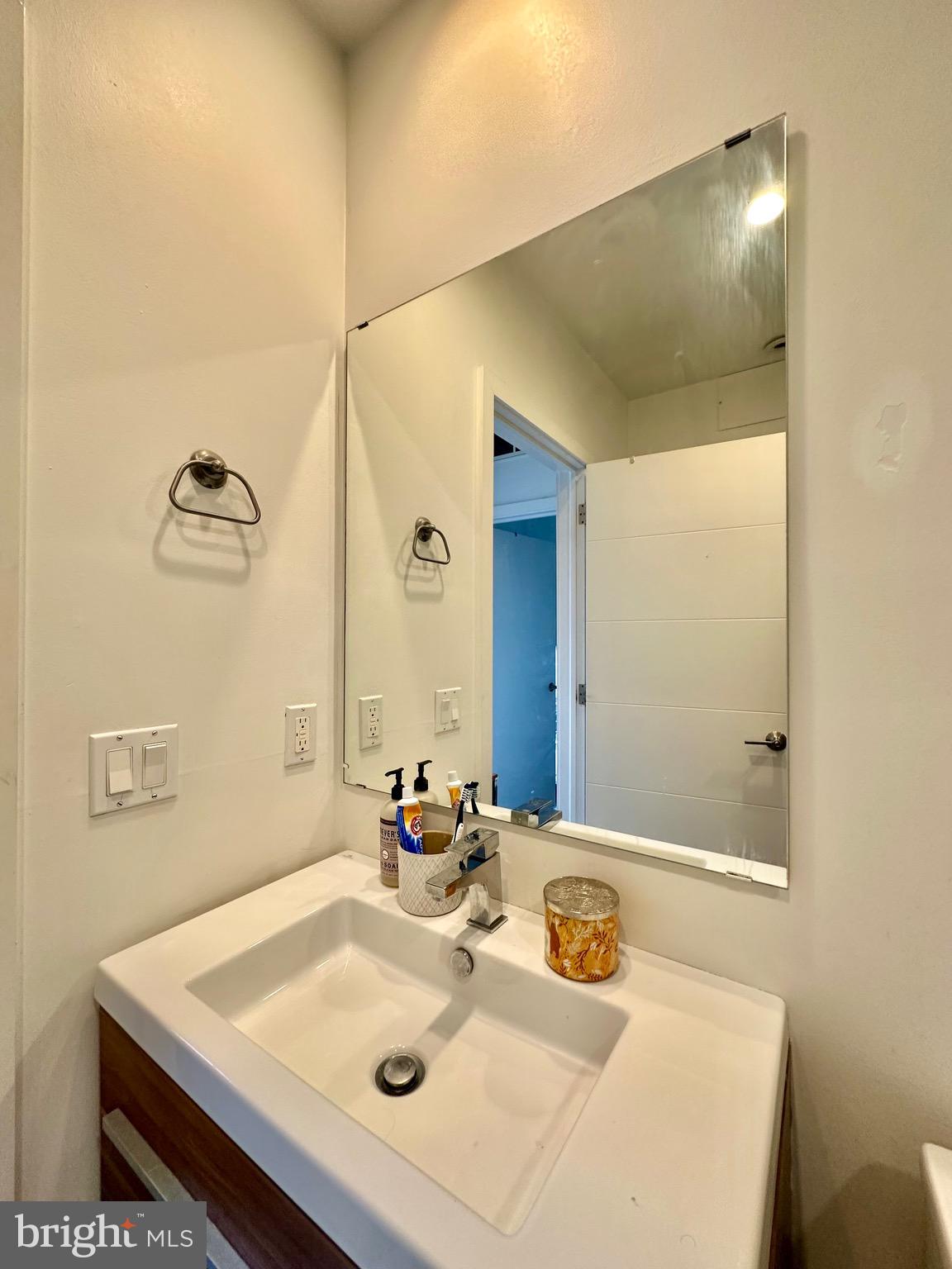 263 North 3rd Street, Unit A Philadelphia, PA 19106 - Photo 12 of 15
