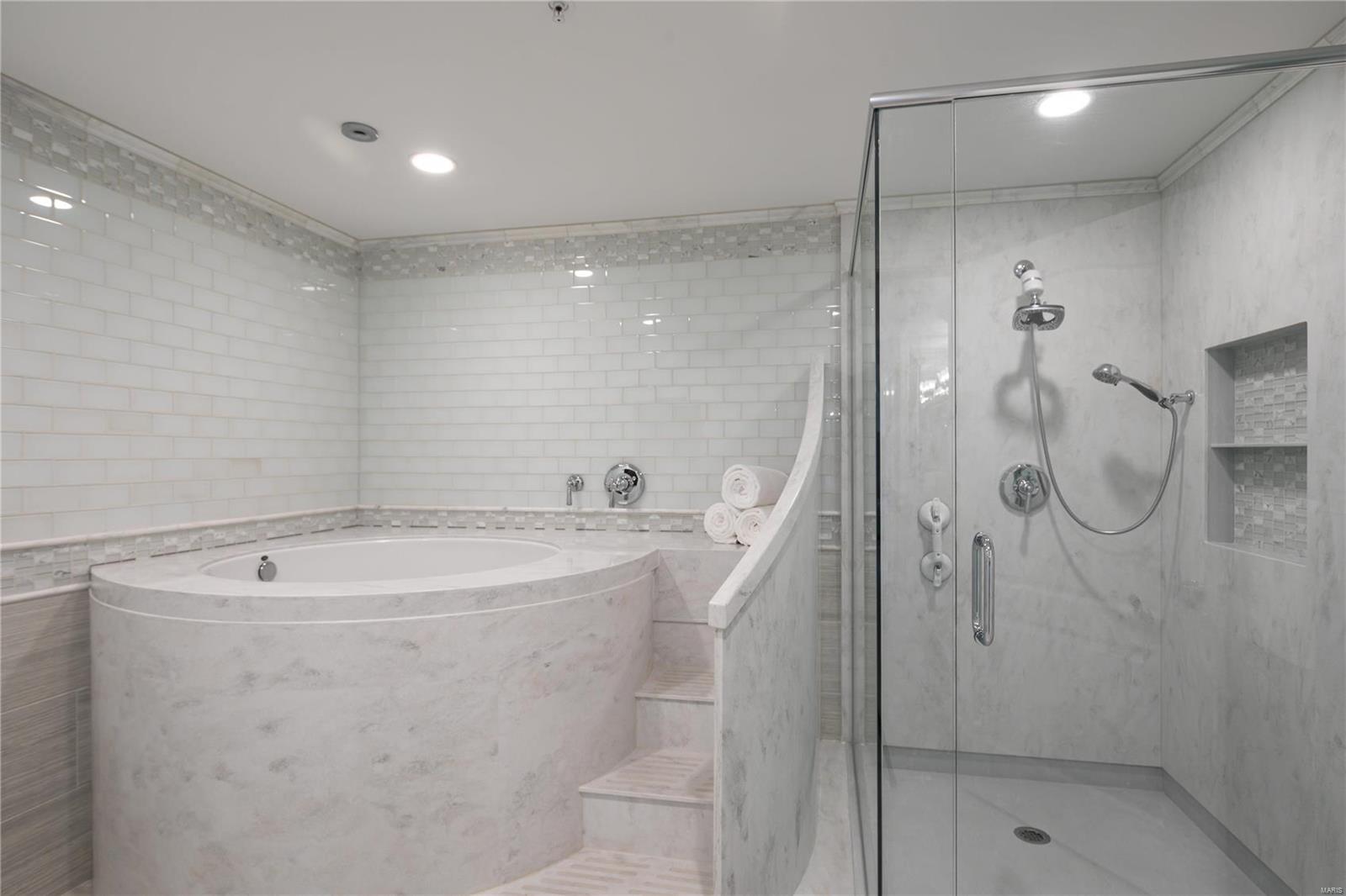 750 South Hanley Road, Unit 66 St. Louis, MO 63105 - Photo 16 of 26 Gallery Image 16