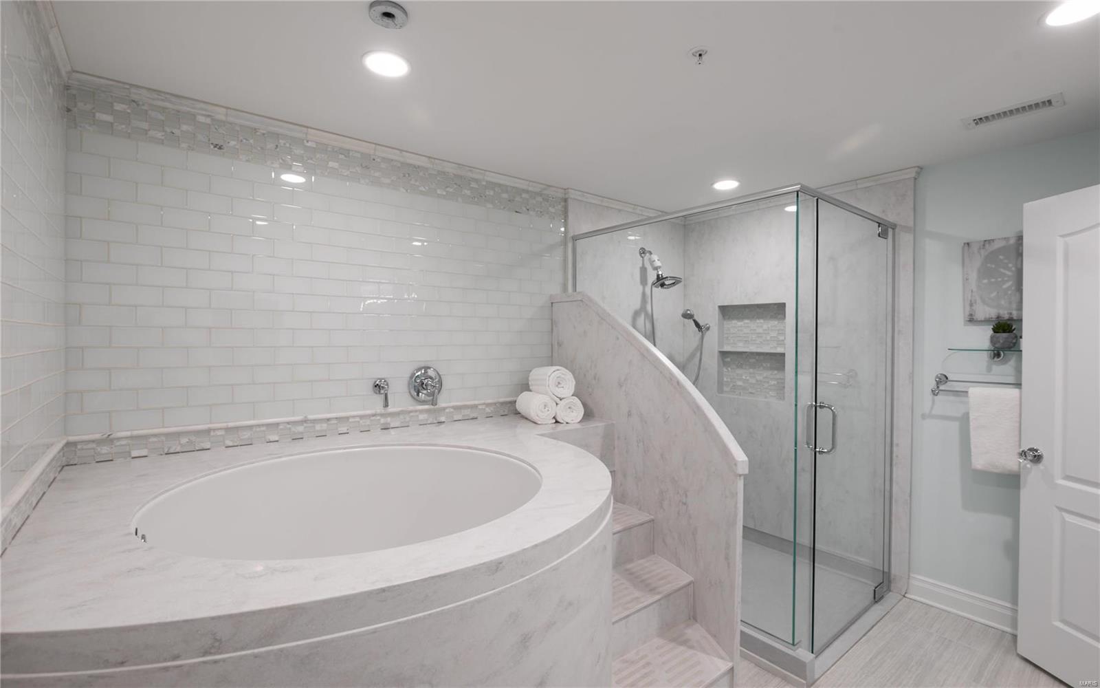 750 South Hanley Road, Unit 66 St. Louis, MO 63105 - Photo 17 of 26 Gallery Image 17