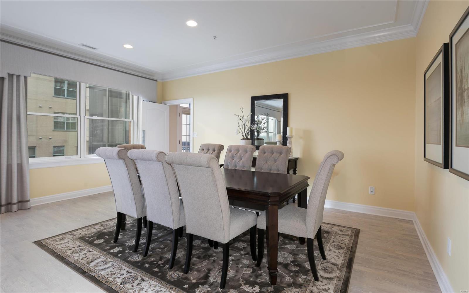 750 South Hanley Road, Unit 66 St. Louis, MO 63105 - Photo 4 of 26 Gallery Image 4