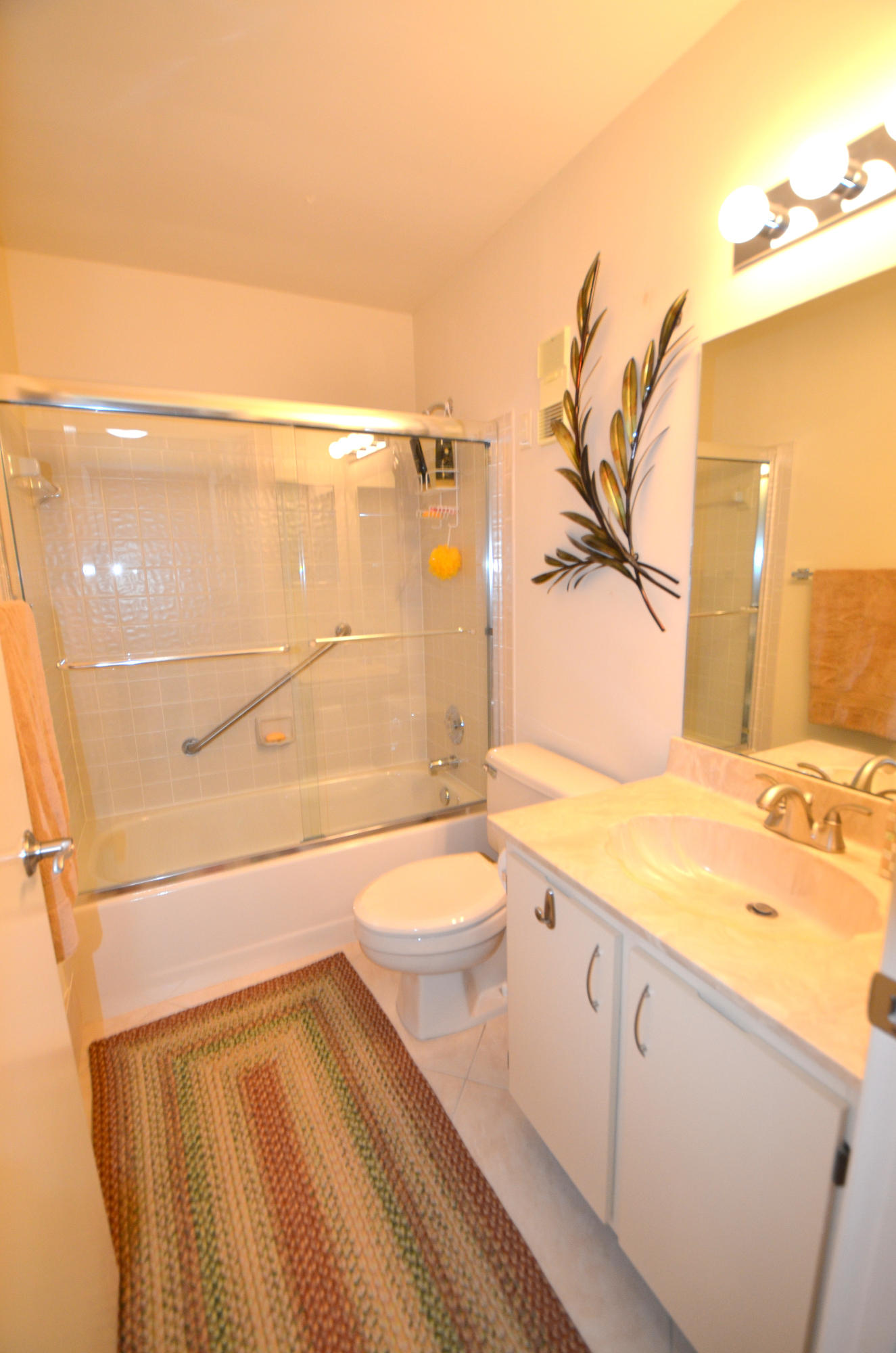 8202 Springtree Road Boca Raton, FL 33496 - Photo 18 of 28 guest bath