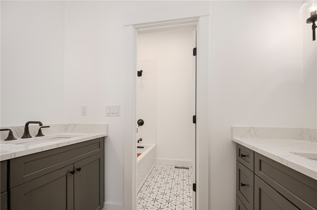 11 Fox Run North Scituate, RI 02857 - Photo 24 of 34