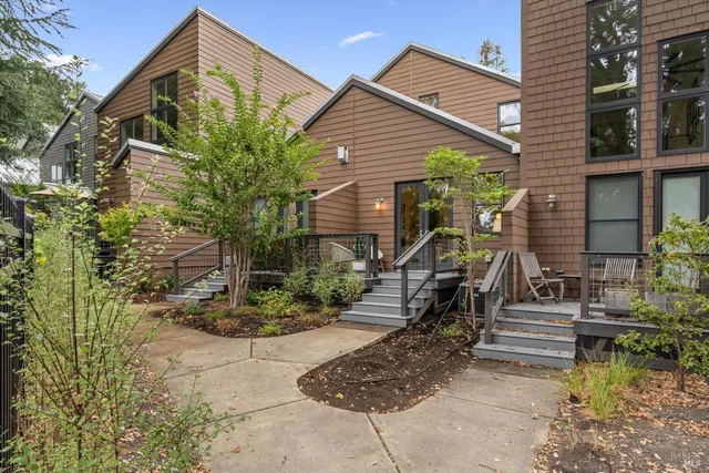 $1,379,783 | 532 Grove Street, Healdsburg, CA 95448