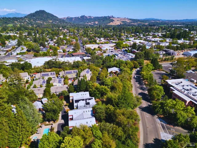 $1,379,783 | 532 Grove Street, Healdsburg, CA 95448