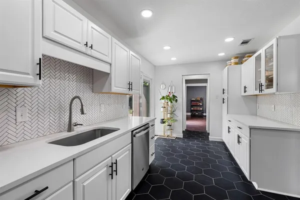 $330,000 | 2621 Jasmine Lane, Plano, TX 75074