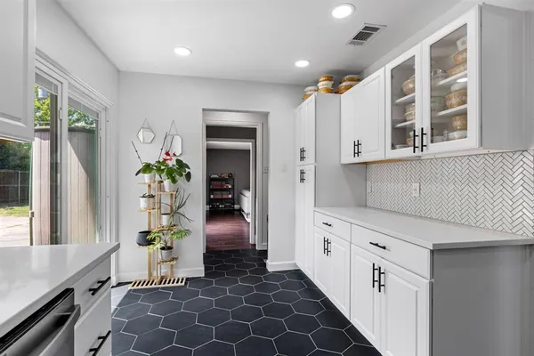 $330,000 | 2621 Jasmine Lane, Plano, TX 75074