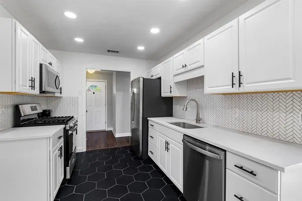 $330,000 | 2621 Jasmine Lane, Plano, TX 75074