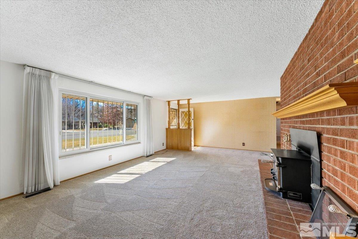 1455 Azure Circle Reno, NV 89509 - Photo 5 of 37 Photo 5