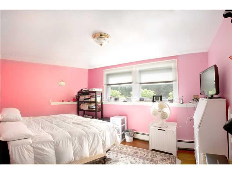 14 Carriage Road Freeport, ME 04032 - Photo 7 of 18 Bedroom.