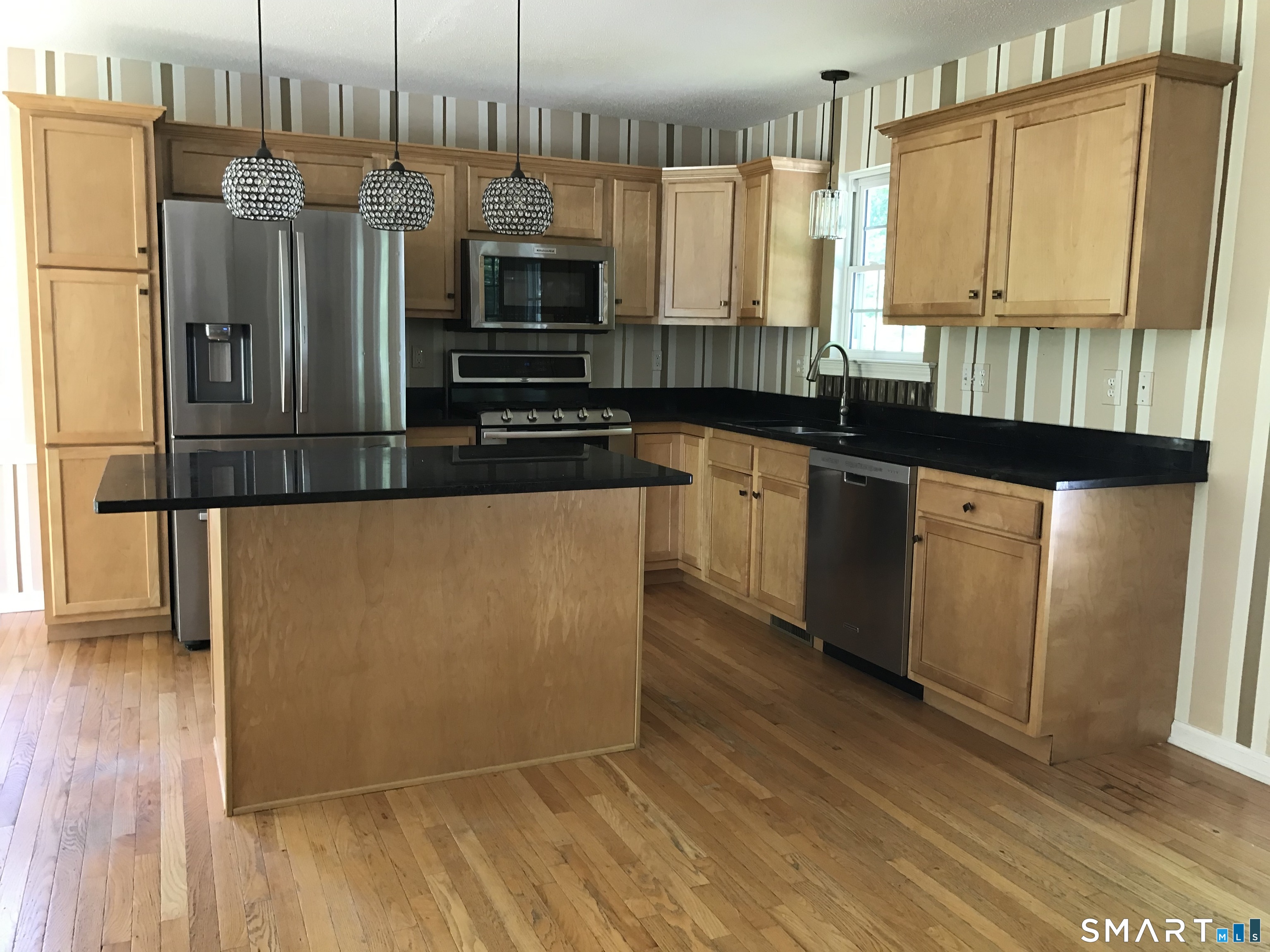25 Meg Way Windsor Locks, CT 06096 - Photo 4 of 25