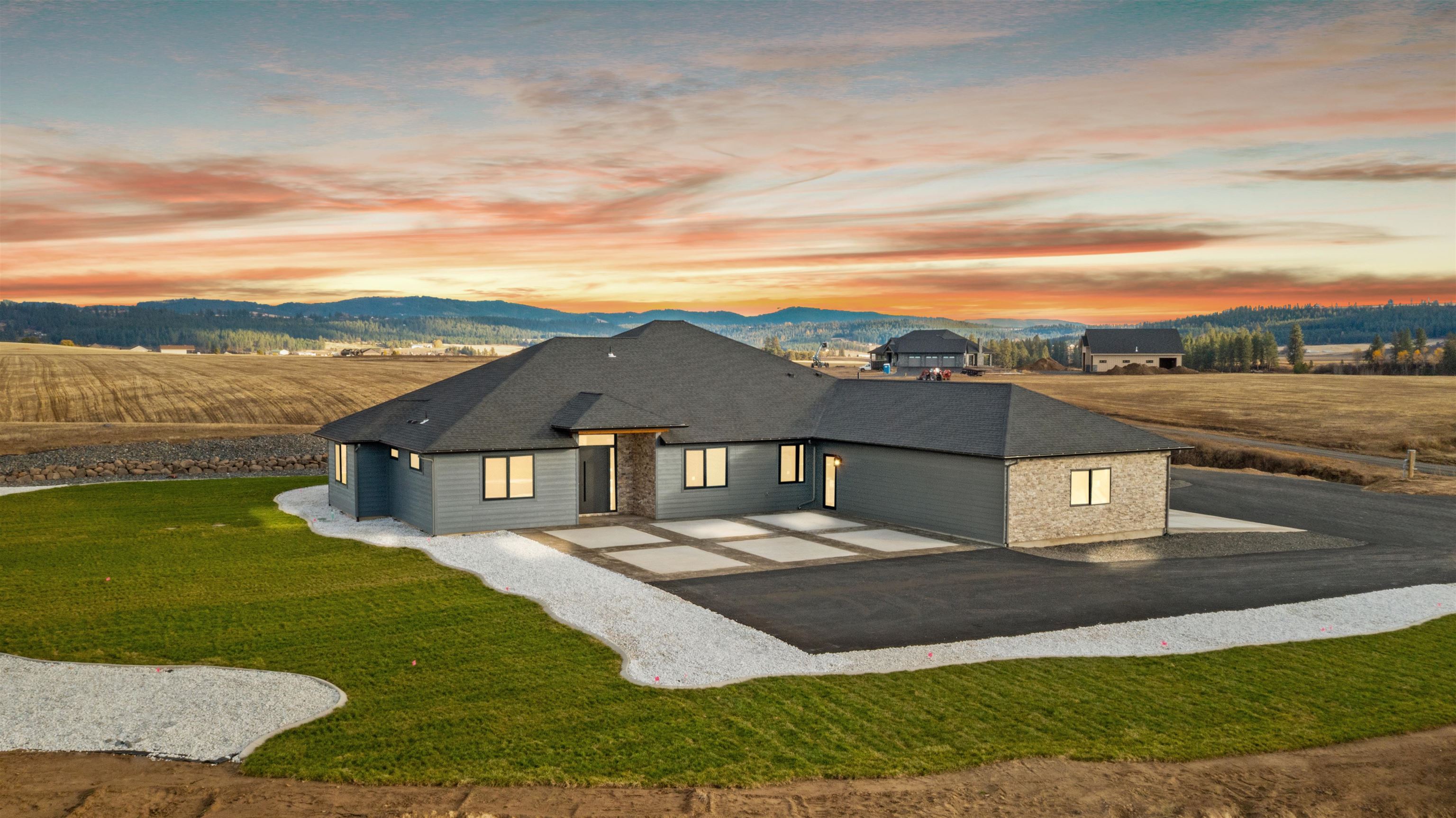 13790 North Bruce Road Mead, WA 99021 - Photo 1 of 49