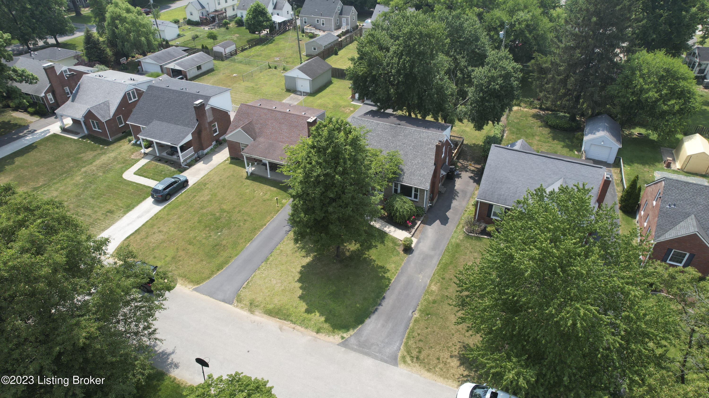 310 Merriman Road Louisville, KY 40207 - Photo 32 of 34 310 Merriman Rd-1035