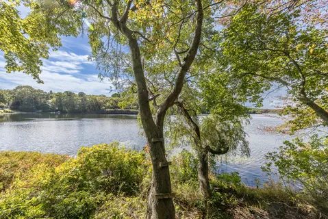 $2,495,000 | Undisclosed Address, Southampton, NY 11968