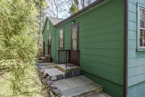 $2,495,000 | Undisclosed Address, Southampton, NY 11968