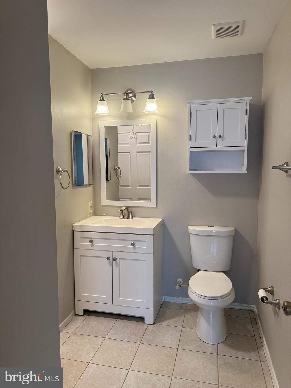 21023 Timber Ridge Terrace, Unit 103 Ashburn, VA 20147 - Photo 11 of 15 full bath
