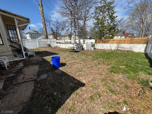 $3,300 | 413 East 7th Avenue, Roselle, NJ 07203