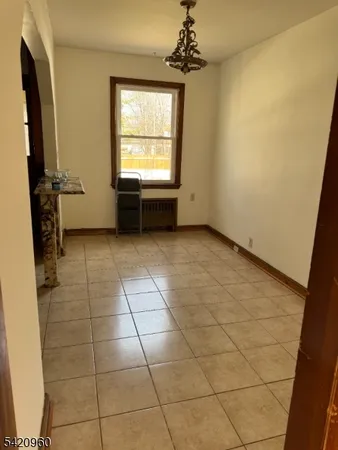 $3,300 | 413 East 7th Avenue, Roselle, NJ 07203