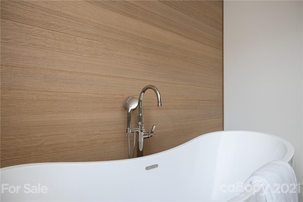 508 Westbury Road Charlotte, NC 28211 - Photo 18 of 48 a bathroom with a sink