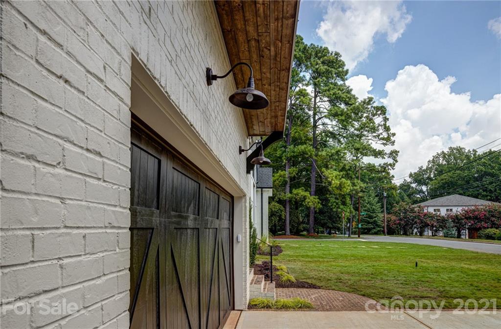 508 Westbury Road Charlotte, NC 28211 - Photo 25 of 48 a view of backyard with entertaining space