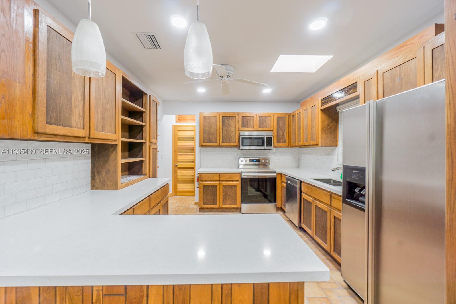 6290 Southwest 86th Street Miami, FL 33143 - Photo 4 of 13 Updated Kitchen