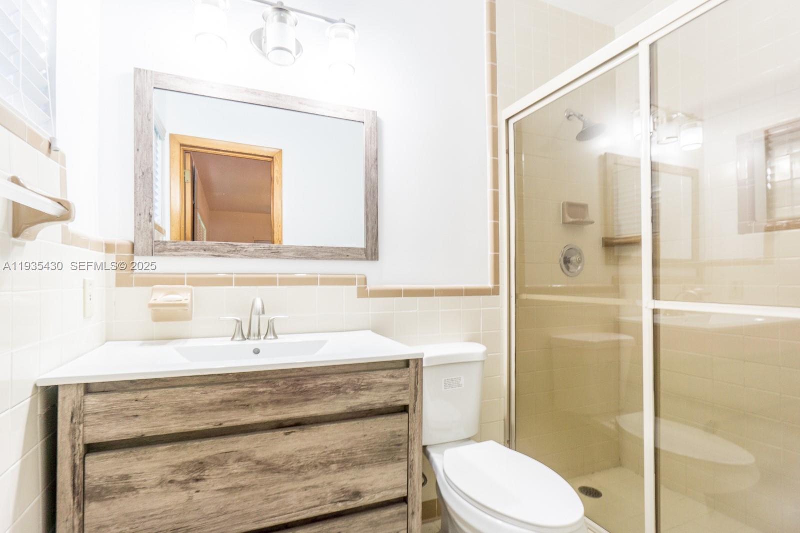 6290 Southwest 86th Street Miami, FL 33143 - Photo 9 of 13 Updated Master Bath