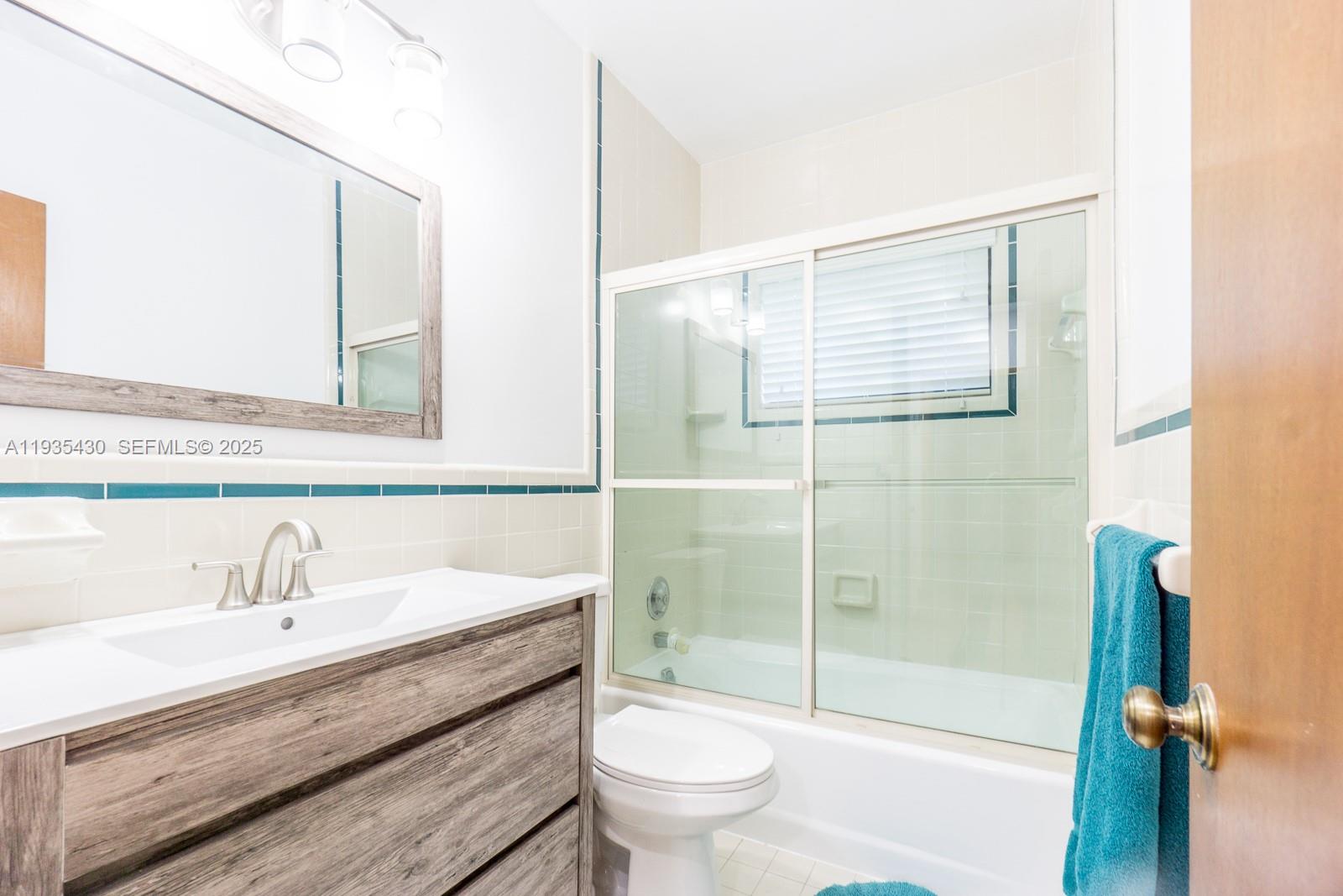 6290 Southwest 86th Street Miami, FL 33143 - Photo 10 of 13 Updated Guest Bath