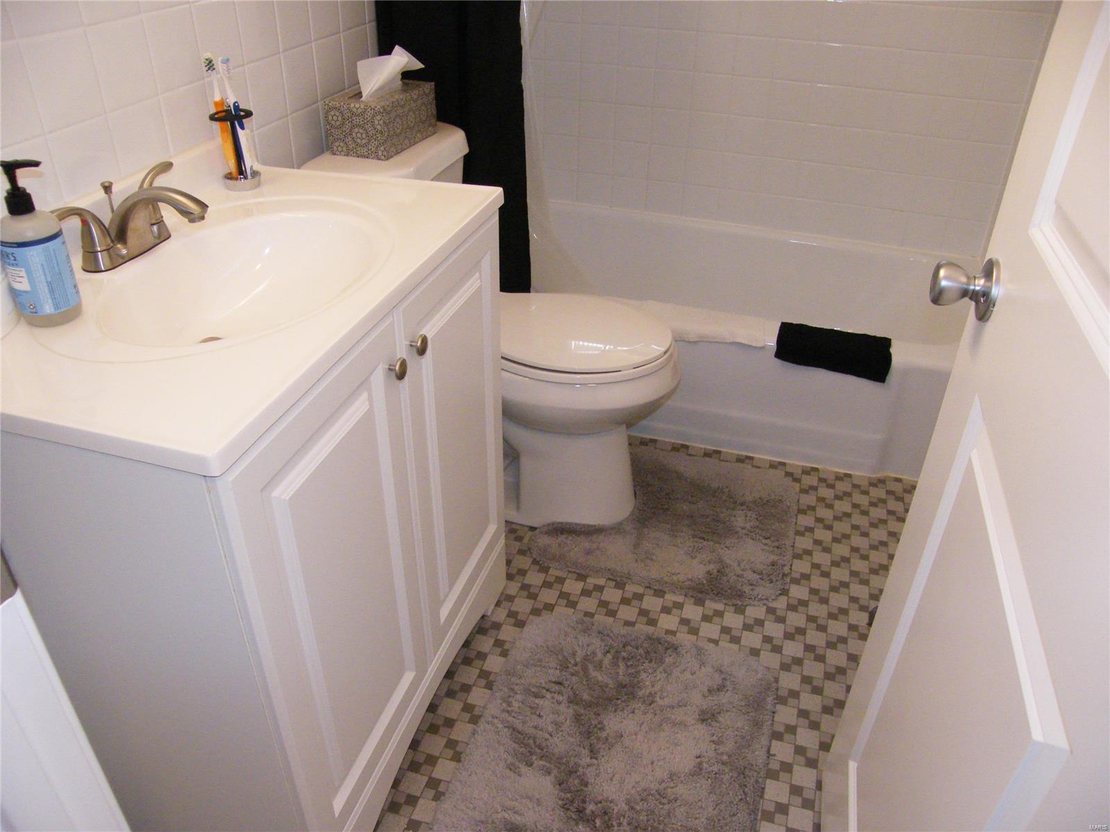 7402 Morgan Ford Road St. Louis, MO 63116 - Photo 12 of 28 Gallery Image 12