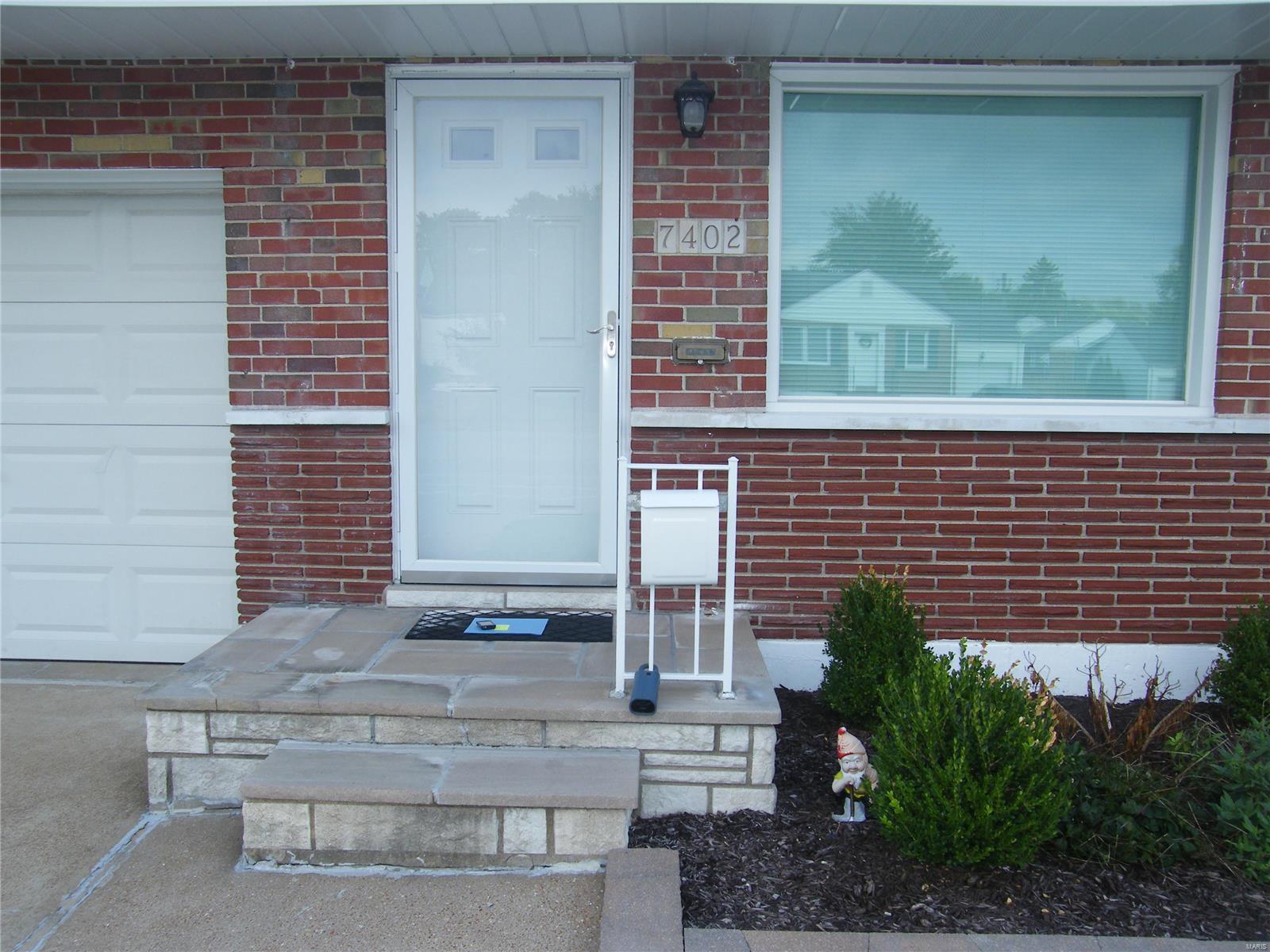 7402 Morgan Ford Road St. Louis, MO 63116 - Photo 3 of 28 Gallery Image 3