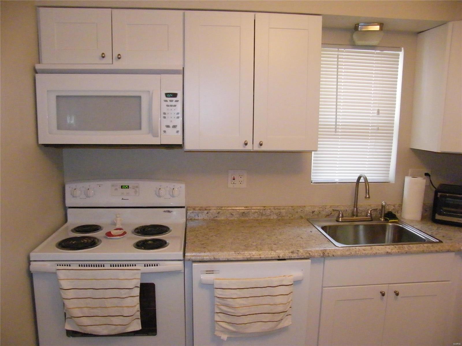 7402 Morgan Ford Road St. Louis, MO 63116 - Photo 9 of 28 Gallery Image 9